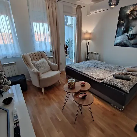 Bellacasa Airportstudio Apartment