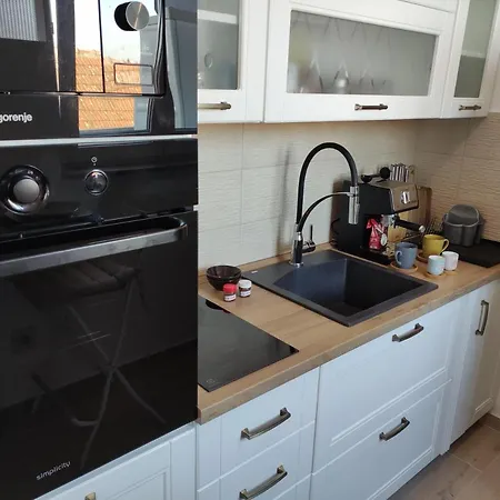 Bellacasa Airportstudio Apartament