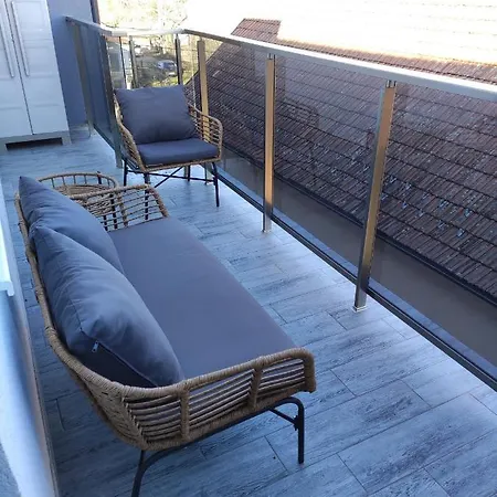 Bellacasa Airportstudio Surčin